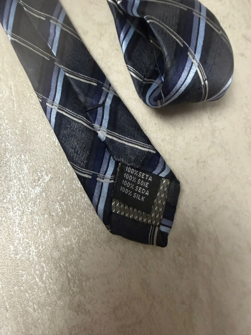 Vintage Kilburne and Finch silk tie